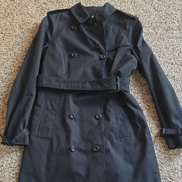 Burberry Classic Black Belted Trench Coat - Picture 1 of 15